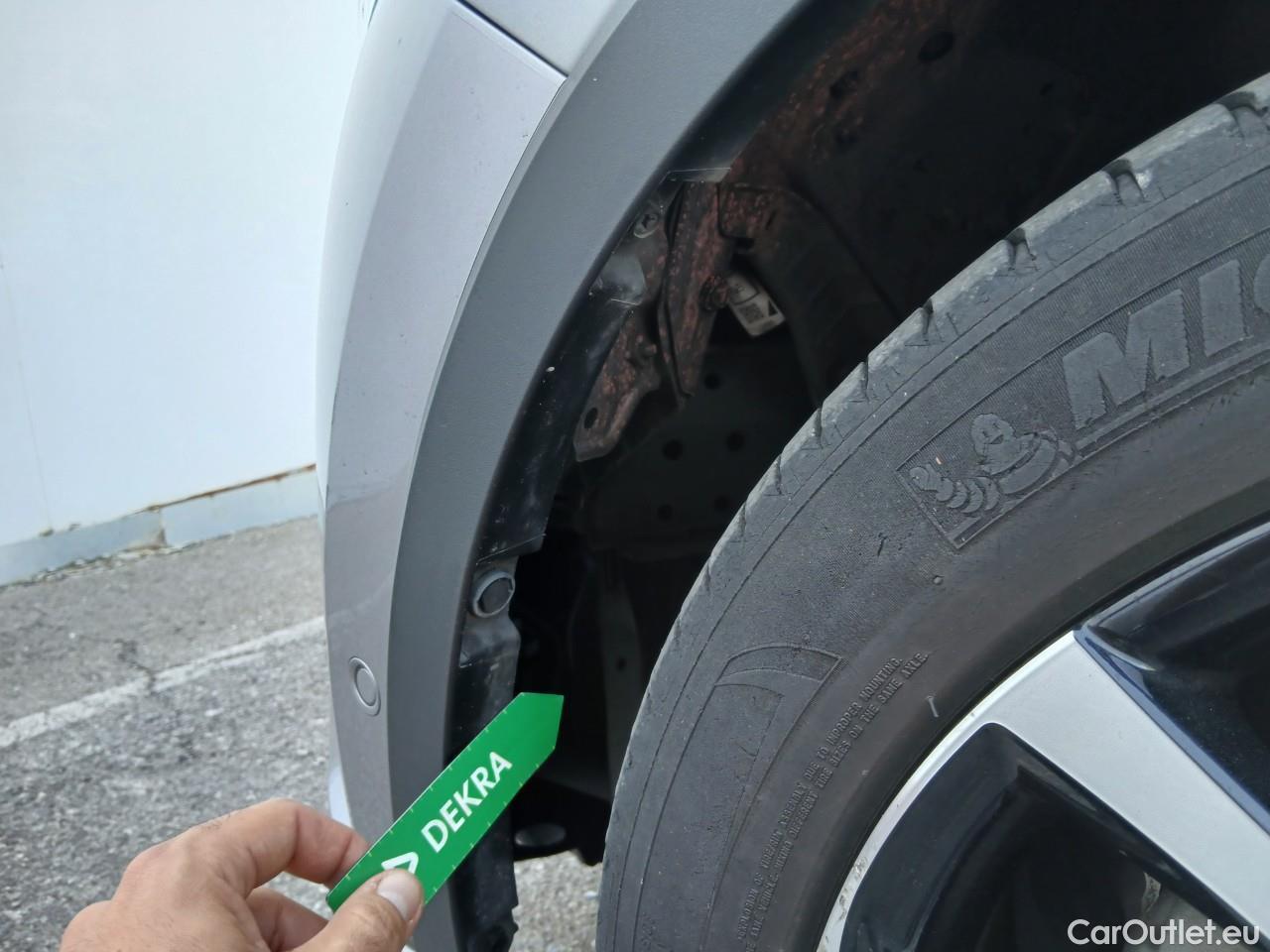  Toyota  C-HR TOYOTA  / 2016 / 5P / todoterreno 1.8 125H Advance (CX) #10