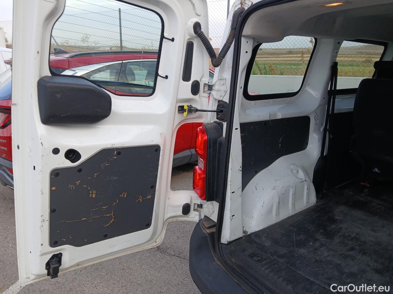  Opel  Vivaro OPEL  / 2019 / 4P / combi 1.5 Diésel 74kW (100CV) M Std Express #23