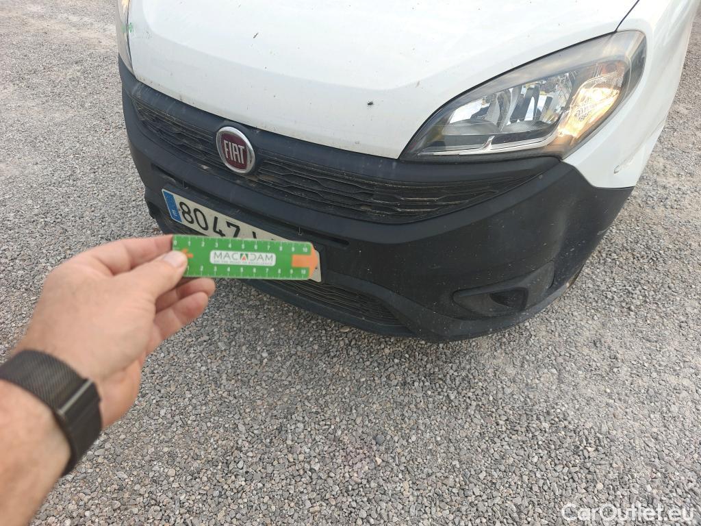  Fiat  Doblo FIAT Doblò Cargo/2015/4P/furgón derivado de turismo Cargo SX 1.3 Mjet 70 kW (95 CV) #19