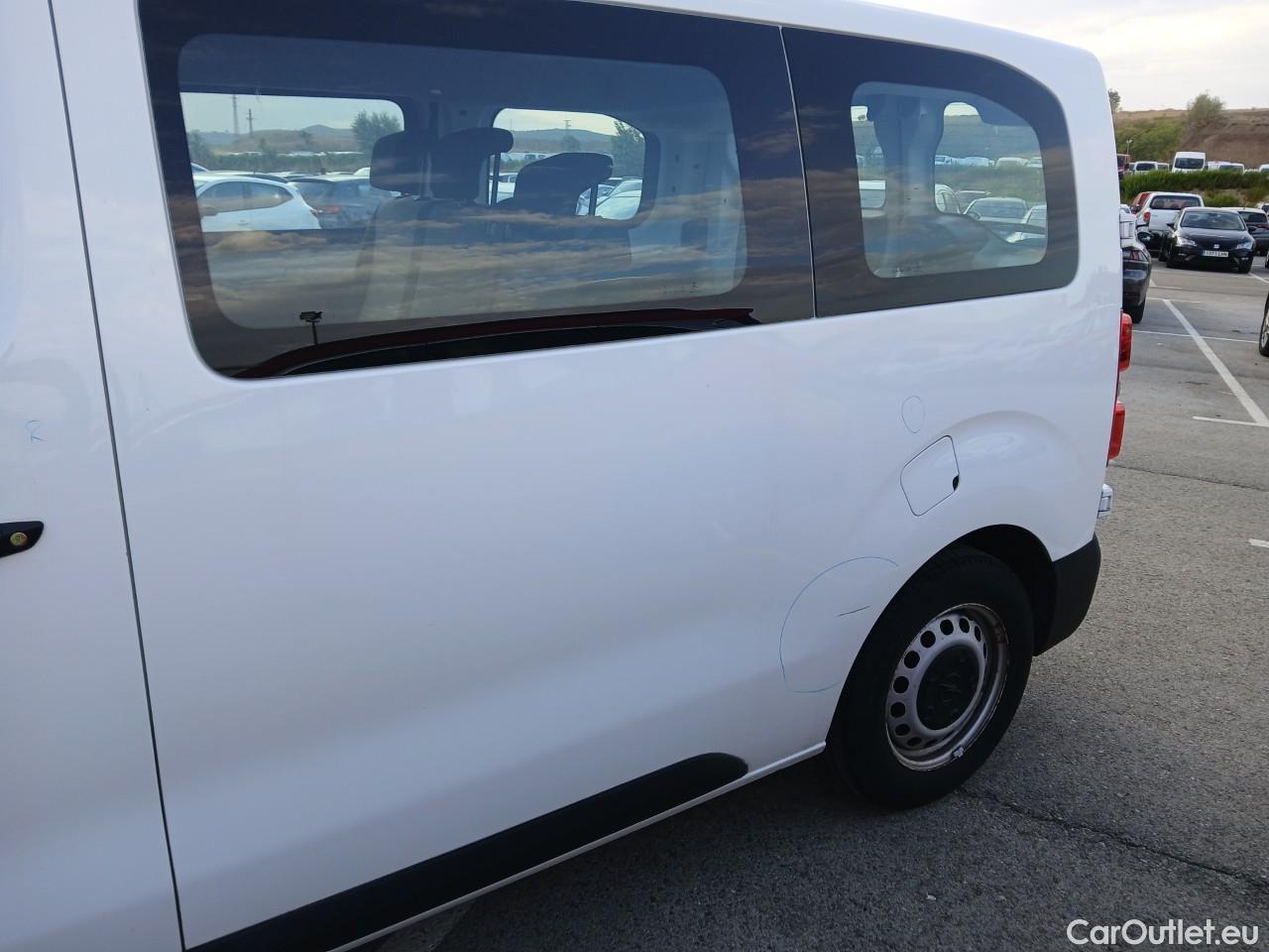  Opel  Vivaro OPEL  / 2019 / 4P / combi 1.5 Diésel 74kW (100CV) M Std Express #40
