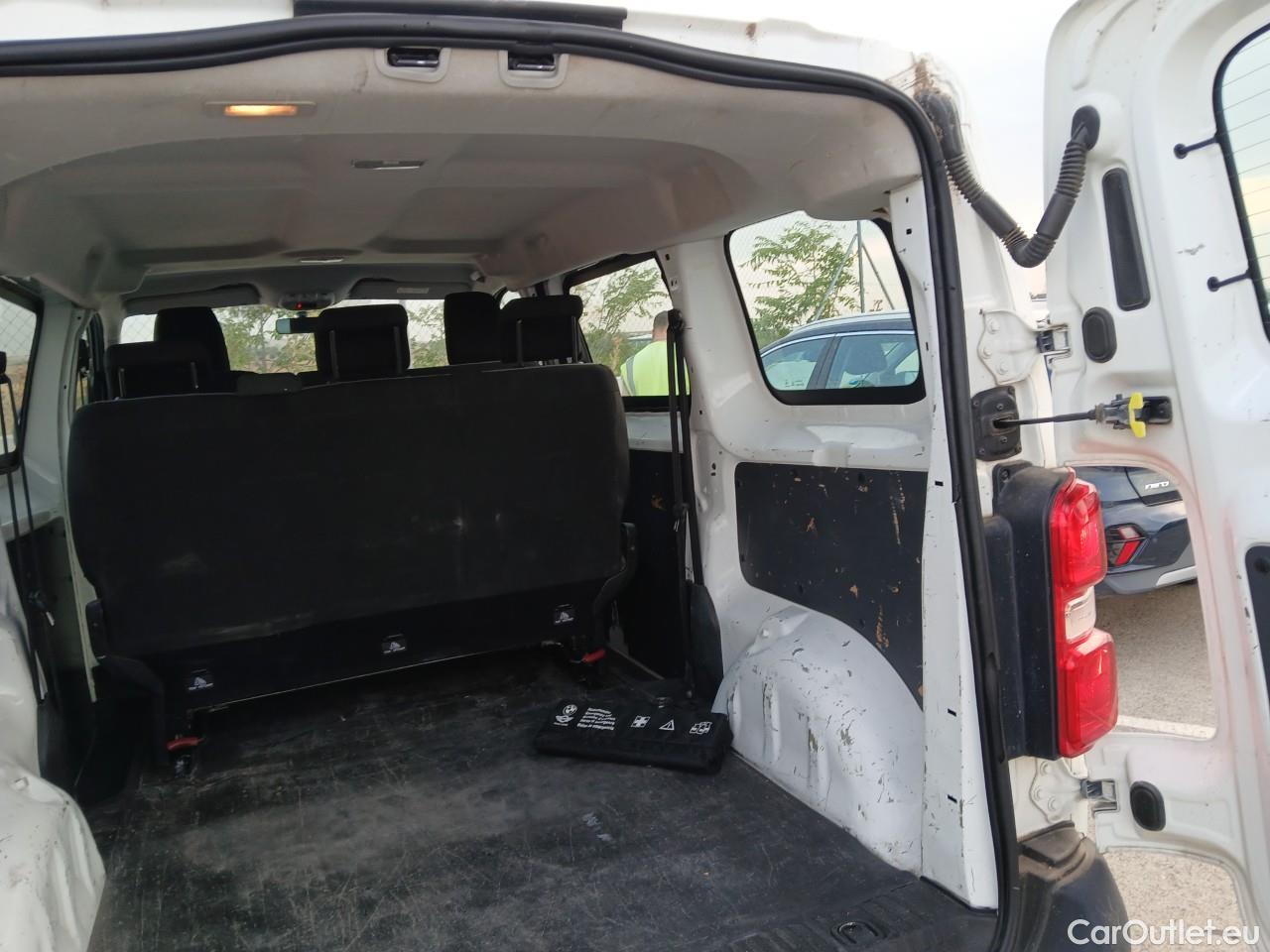  Opel  Vivaro OPEL  / 2019 / 4P / combi 1.5 Diésel 74kW (100CV) M Std Express #33