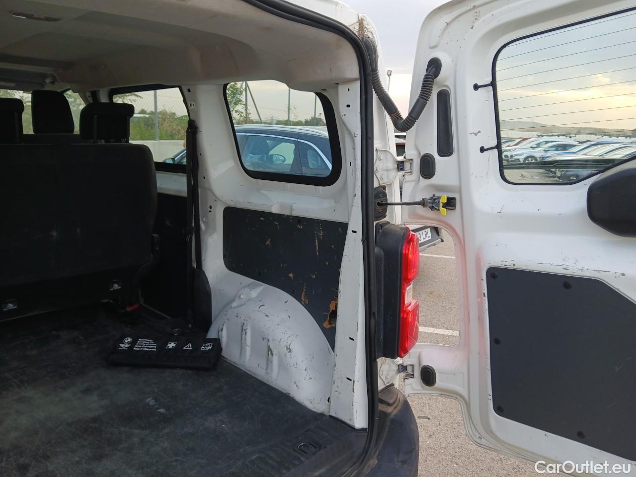  Opel  Vivaro OPEL  / 2019 / 4P / combi 1.5 Diésel 74kW (100CV) M Std Express #21