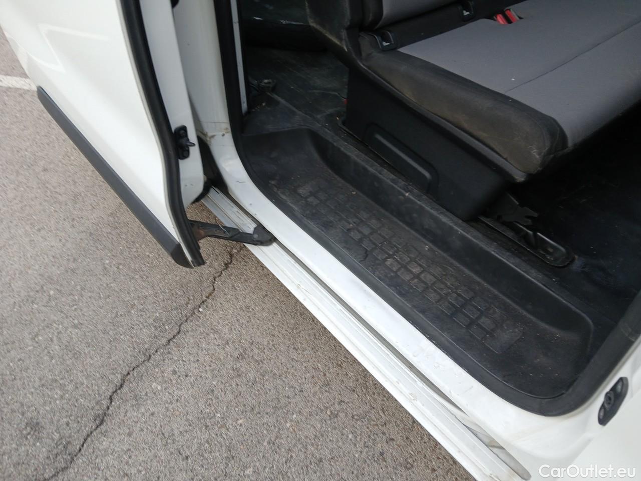  Opel  Vivaro OPEL  / 2019 / 4P / combi 1.5 Diésel 74kW (100CV) M Std Express #13
