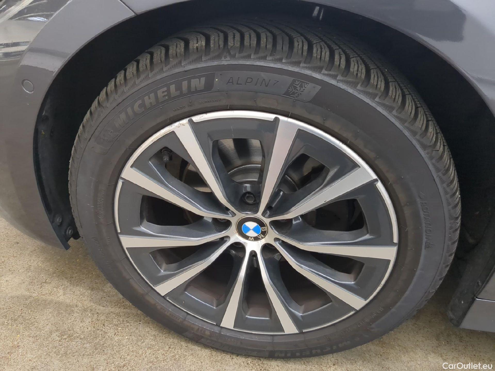  Bmw  Serie 3 BMW Série 3 Touring / 2019 / 5P / Break 320d xDrive 190ch Business Design BVA8 #1