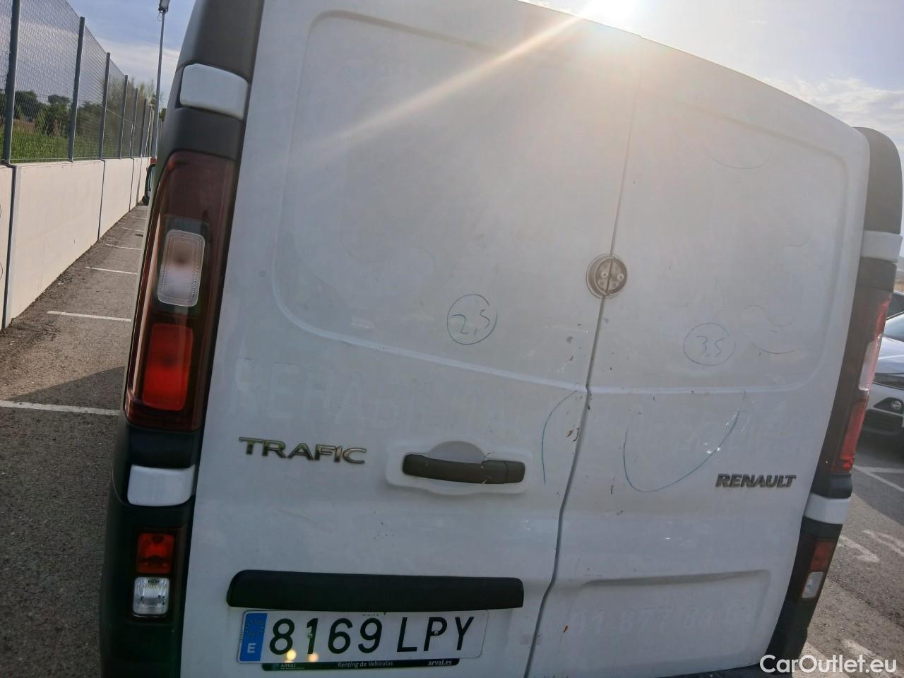  Renault  Trafic RENAULT  / 2019 / 4P / furgón Furgón 27 L1H1 Energy BluedCi 88 kW #26