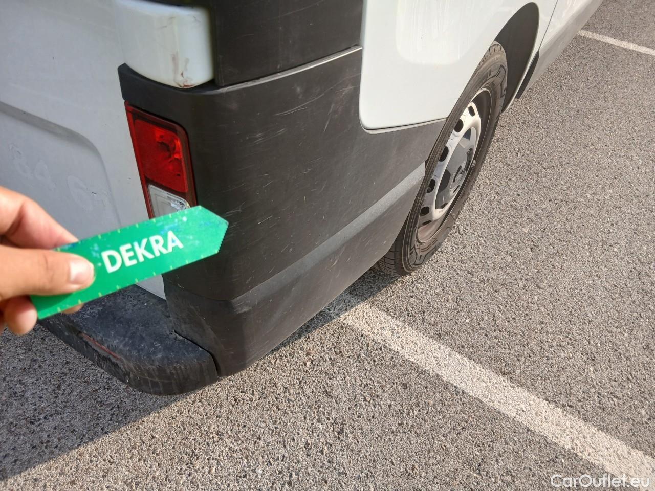  Renault  Trafic RENAULT  / 2019 / 4P / furgón Furgón 27 L1H1 Energy BluedCi 88 kW #24