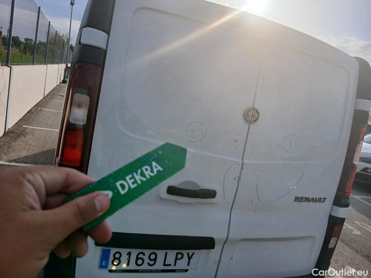 Renault  Trafic RENAULT  / 2019 / 4P / furgón Furgón 27 L1H1 Energy BluedCi 88 kW #25