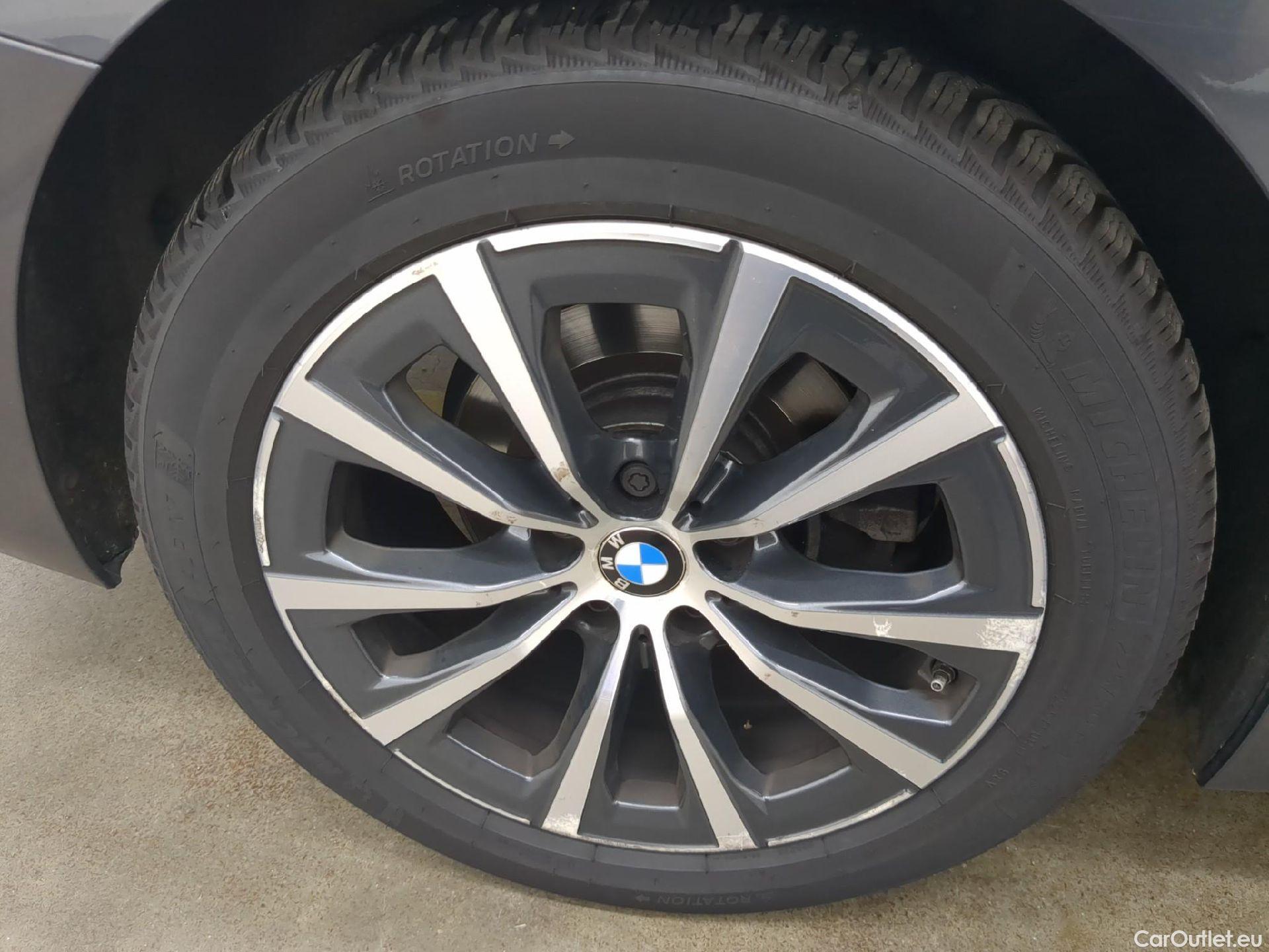  Bmw  Serie 3 BMW Série 3 Touring / 2019 / 5P / Break 320d xDrive 190ch Business Design BVA8 #6