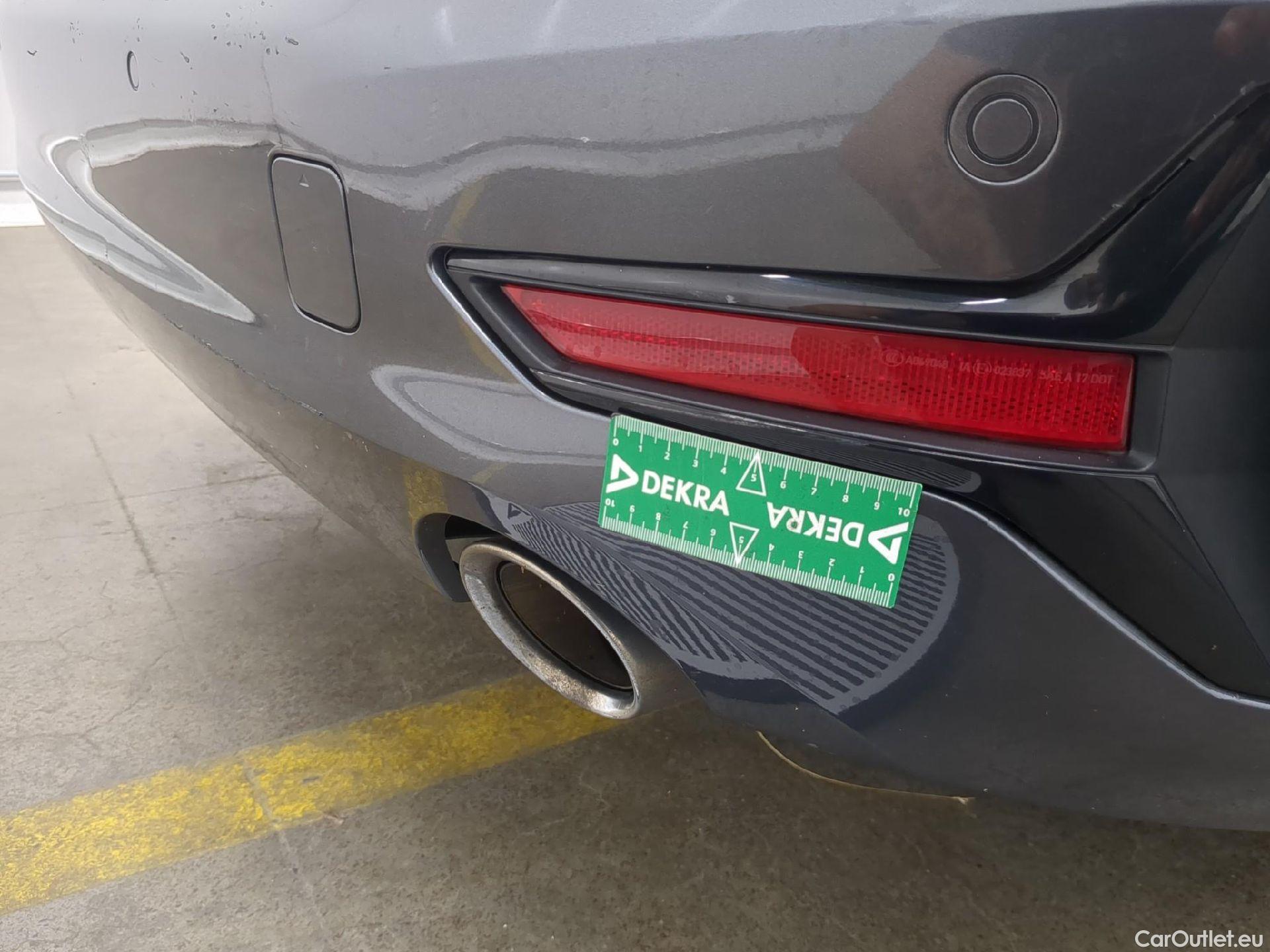  Bmw  Serie 3 BMW Série 3 Touring / 2019 / 5P / Break 320d xDrive 190ch Business Design BVA8 #35