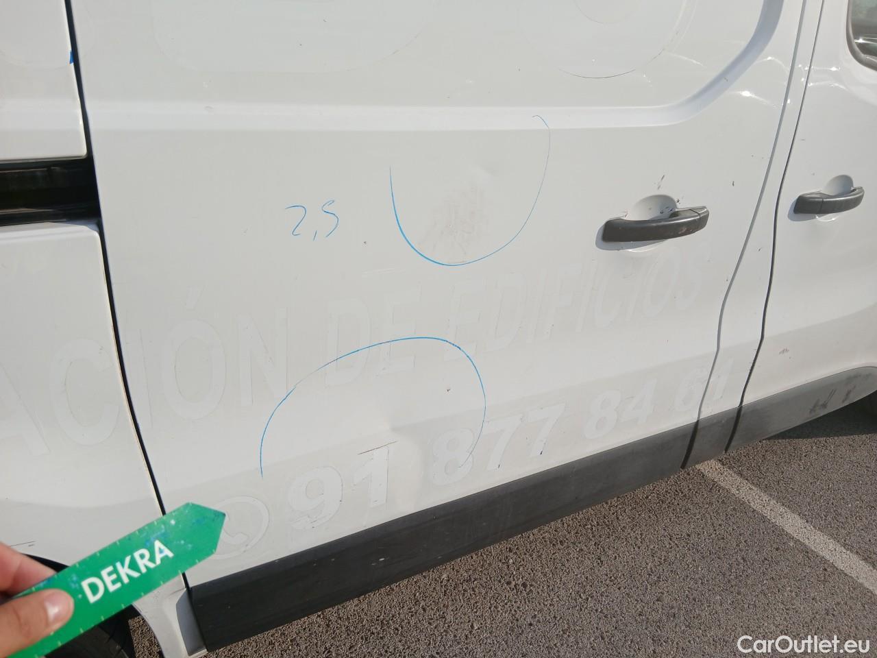  Renault  Trafic RENAULT  / 2019 / 4P / furgón Furgón 27 L1H1 Energy BluedCi 88 kW #33