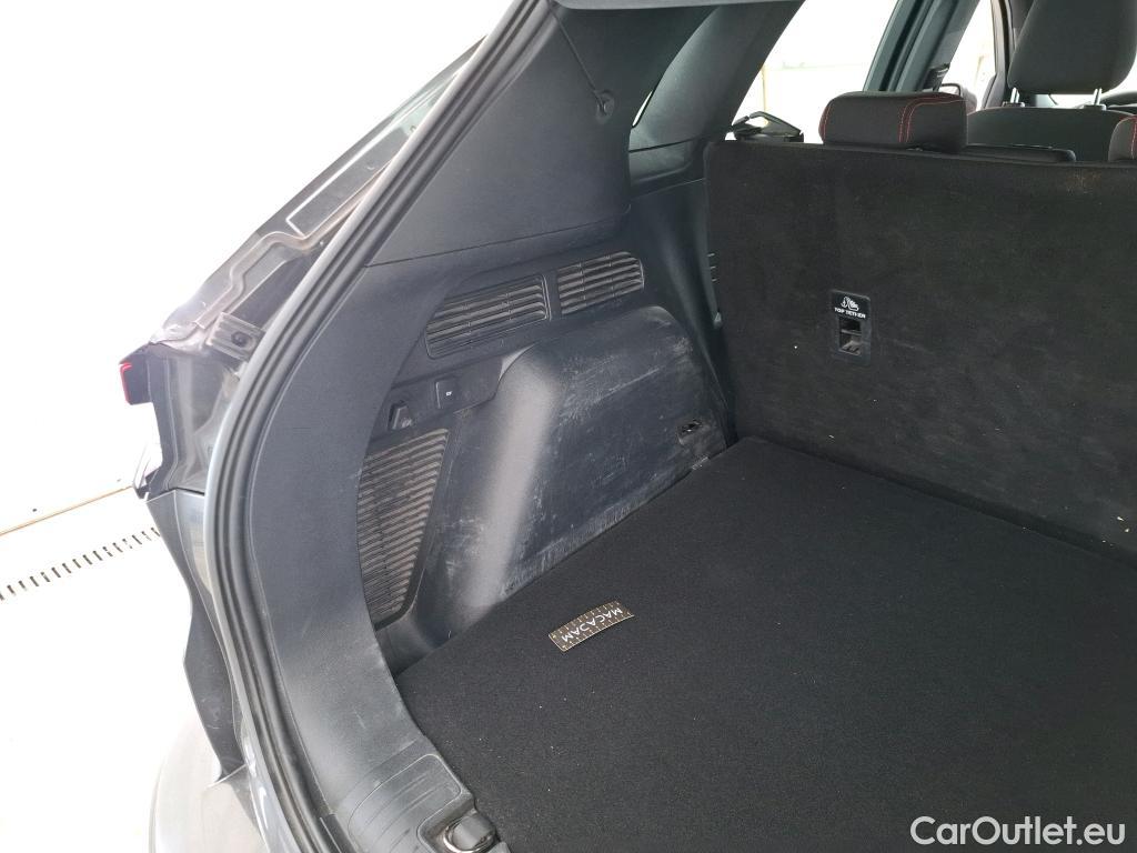 Ford  Kuga FORD  / 2019 / 5P / SUV 1.5 EcoBlue 120 Powershit St-Line Busin #4