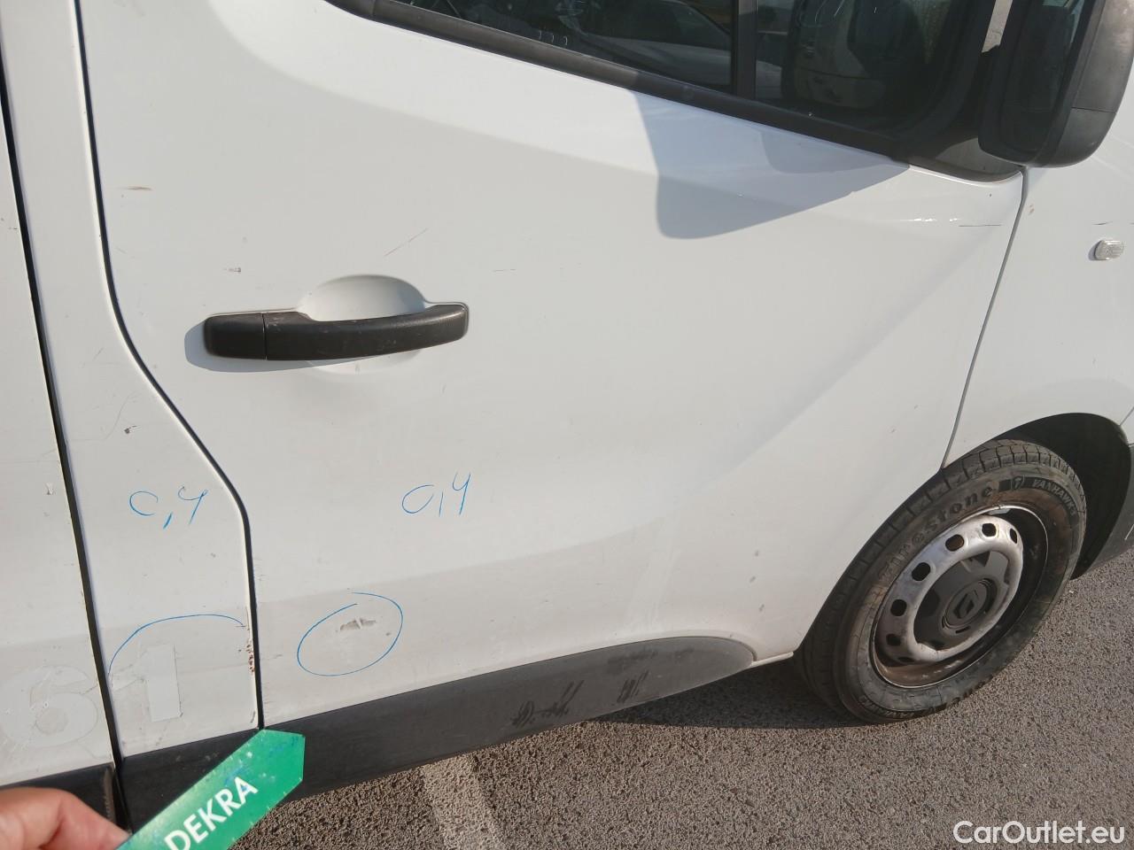  Renault  Trafic RENAULT  / 2019 / 4P / furgón Furgón 27 L1H1 Energy BluedCi 88 kW #38