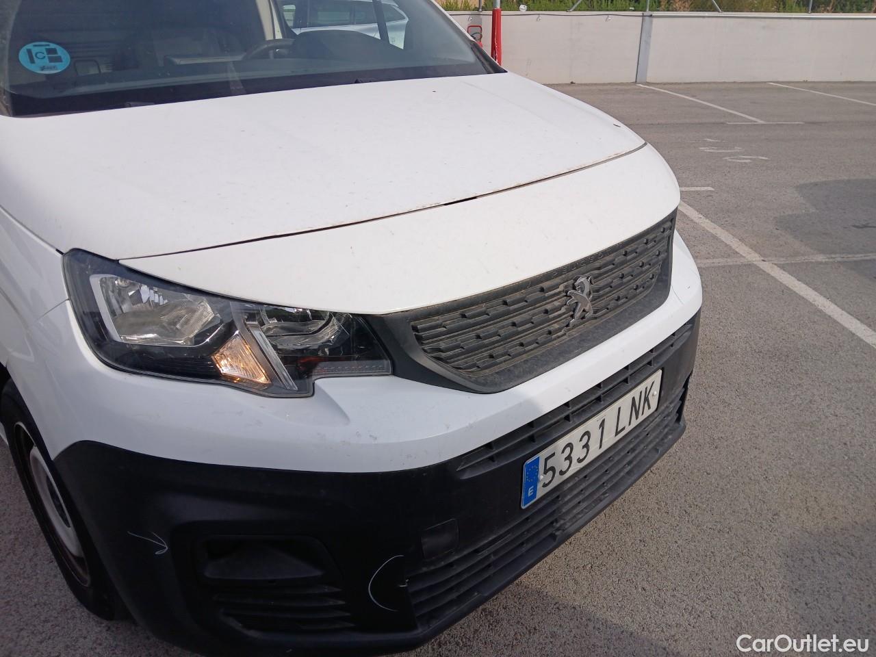  Peugeot  Partner PEUGEOT  / 2018 / 3P / furgón derivado de turismo Pro Standard 600kg BlueHDi 73kW (AC) #4