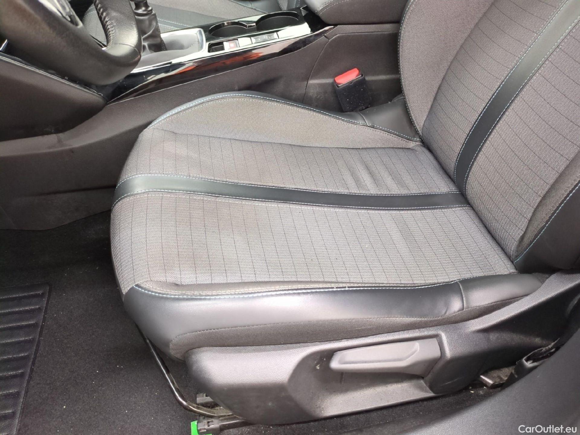  Peugeot  2008  Allure Business 1.2 PureTech 130CV BVM6 E6d #5