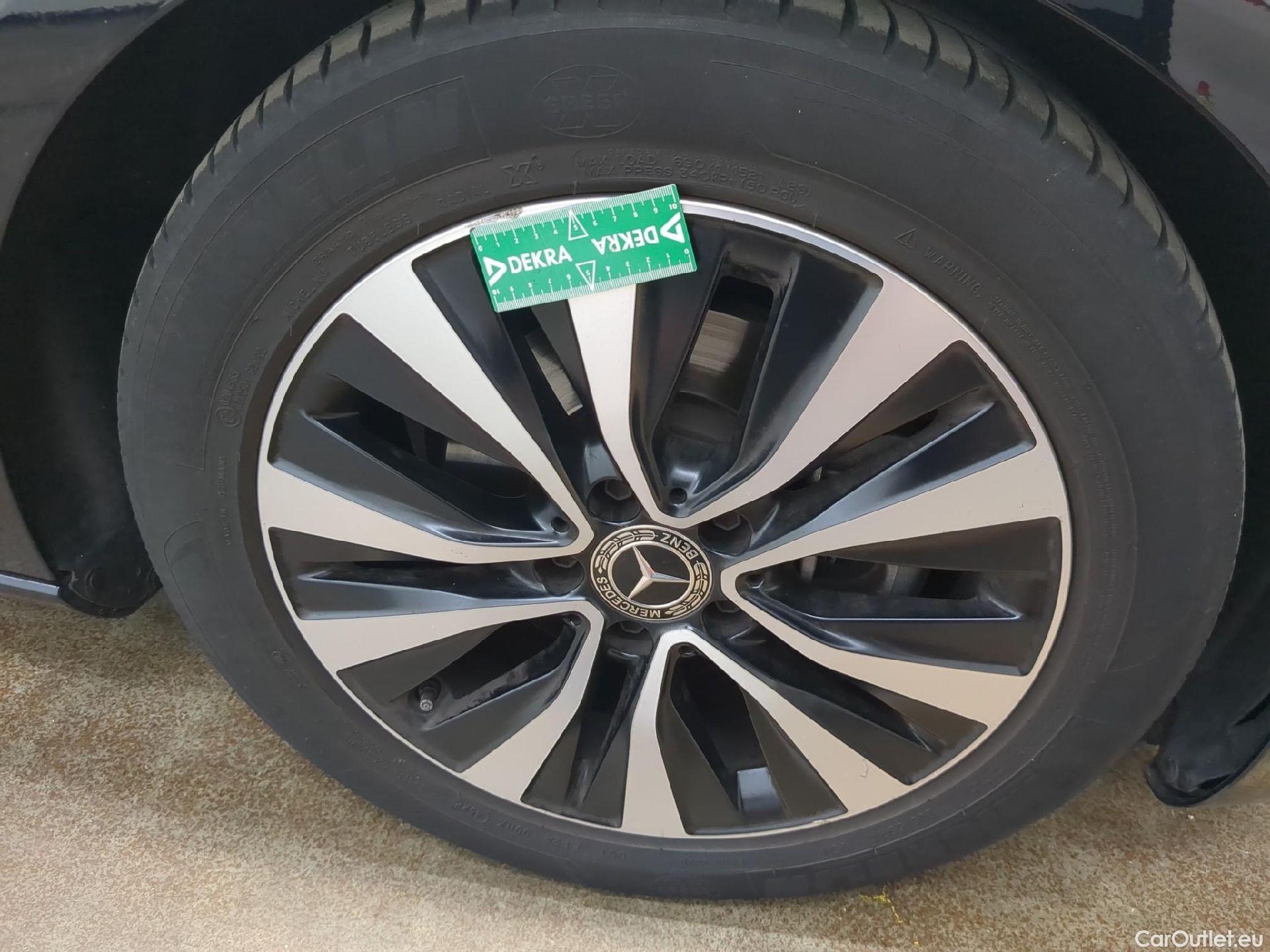  Mercedes  A-Klasse MERCEDES-BENZ Classe A Compact / 2018 / 5P / Berline A 180 d Business Line 7G-DCT #15