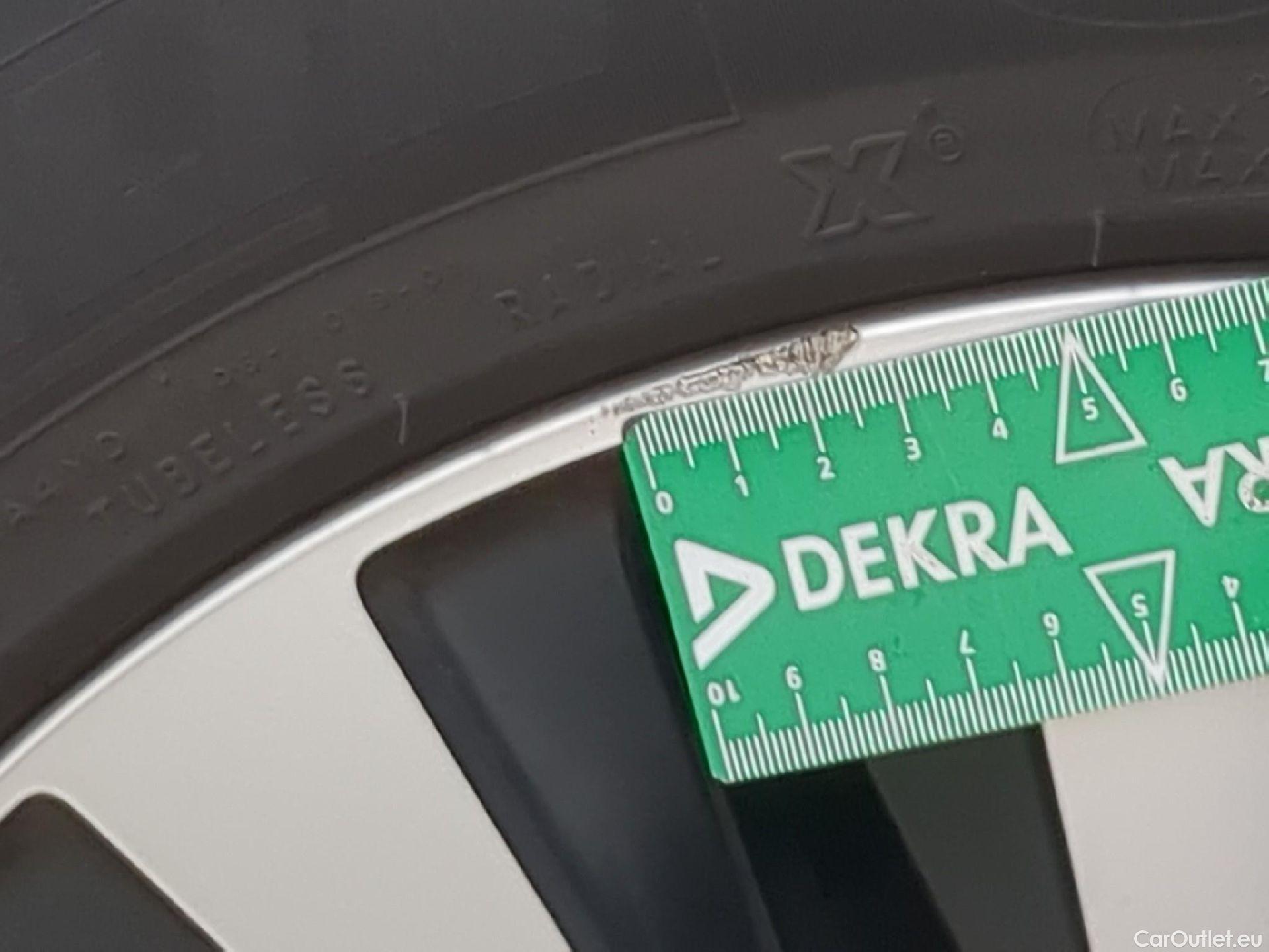  Mercedes  A-Klasse MERCEDES-BENZ Classe A Compact / 2018 / 5P / Berline A 180 d Business Line 7G-DCT #16