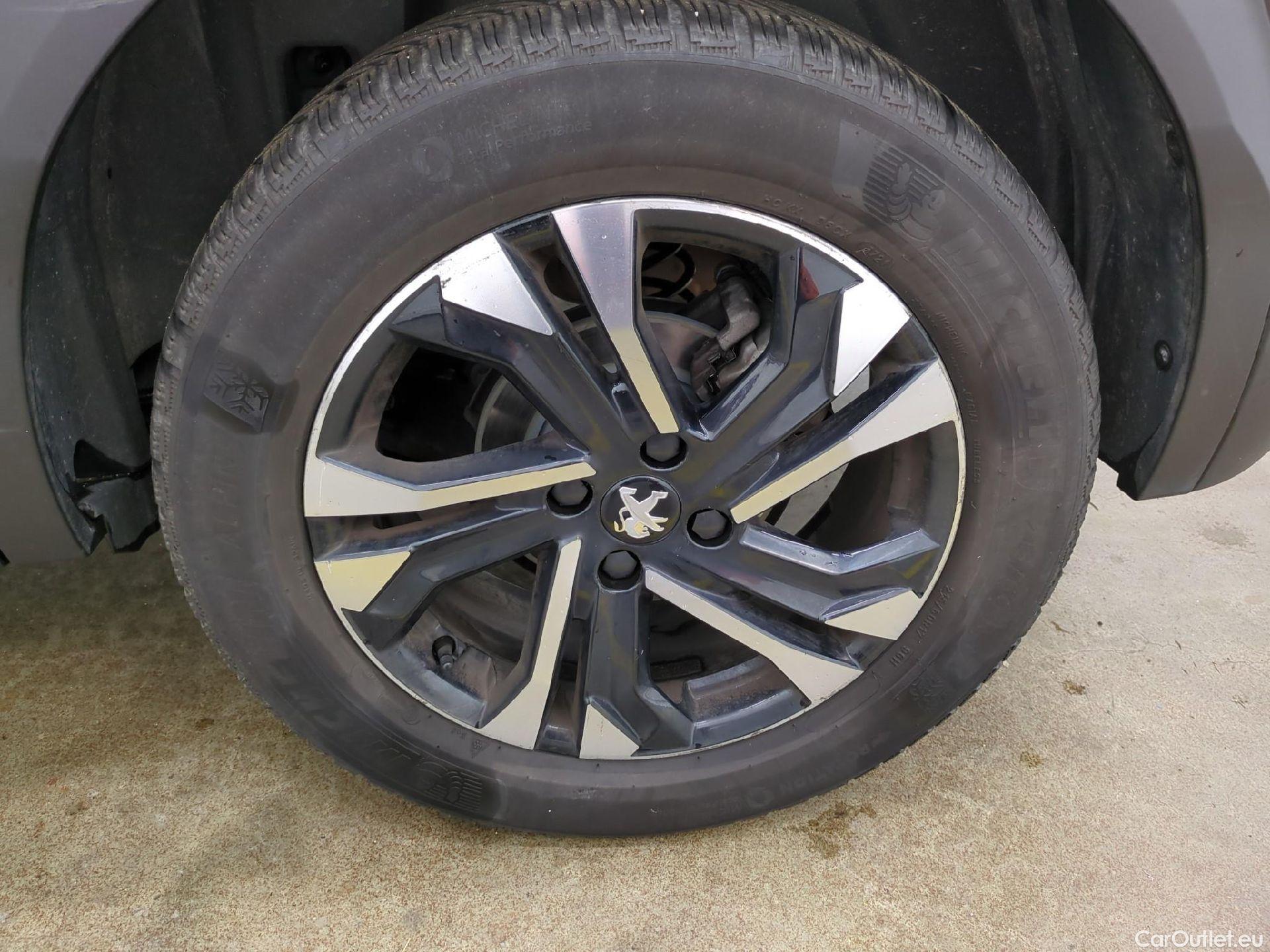  Peugeot  2008  Allure Business 1.2 PureTech 130CV BVM6 E6d #12