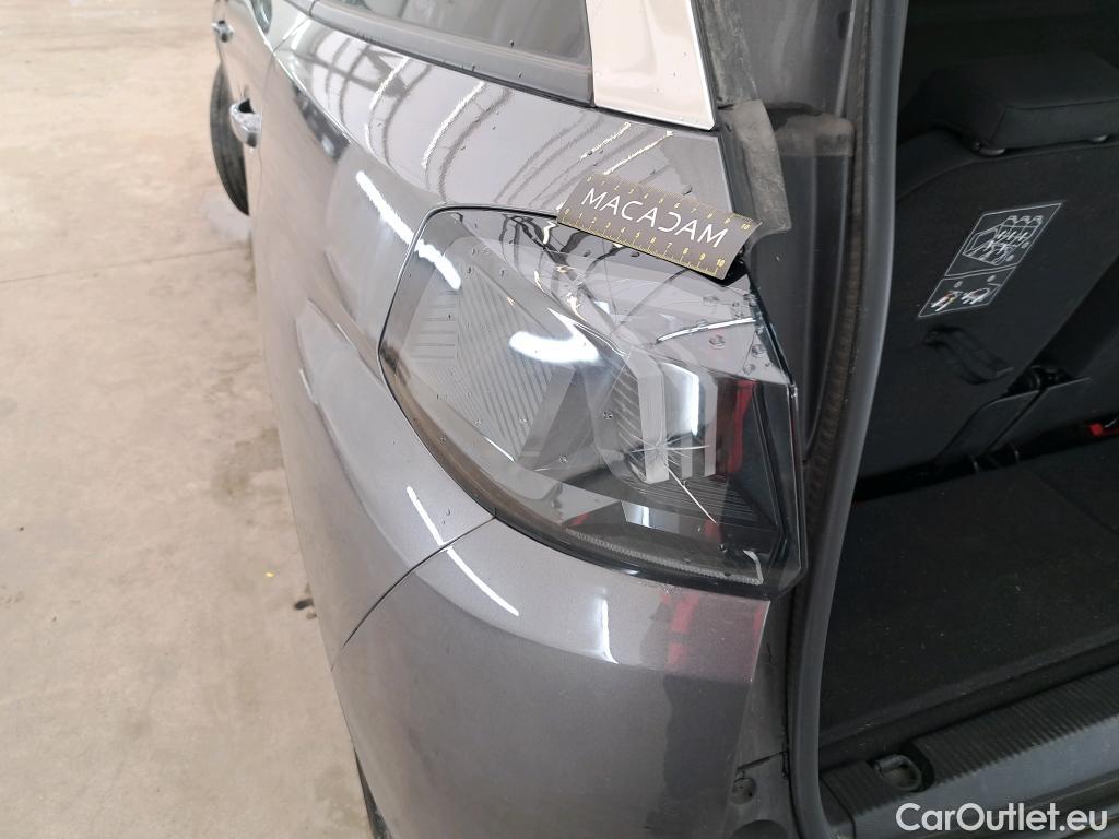  Peugeot  5008  Active Pack 1.5 HDi 130CV BVA8 7 Sieges E6d #1