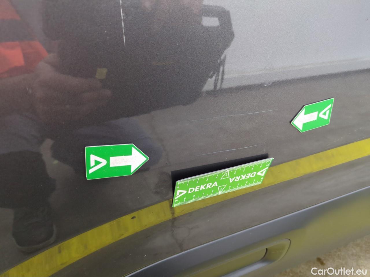  Citroen  C4 Cactus CITROEN  VU 5p Berline BlueHDi 100 SandS BVM6 Feel Nav #23