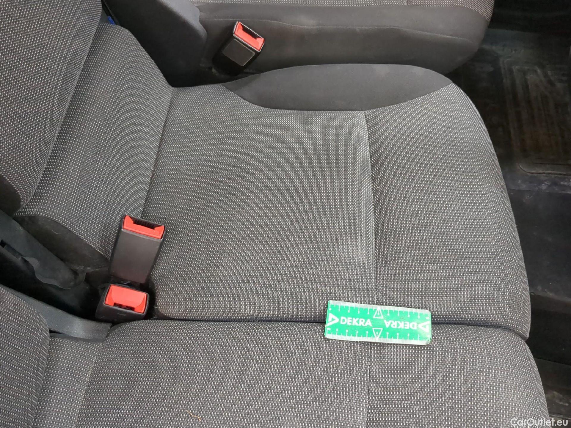  Toyota  Proace TOYOTA  City / 2019 / 4P / Fourgonnette 1.5 Medium 130 D-4D Business #8