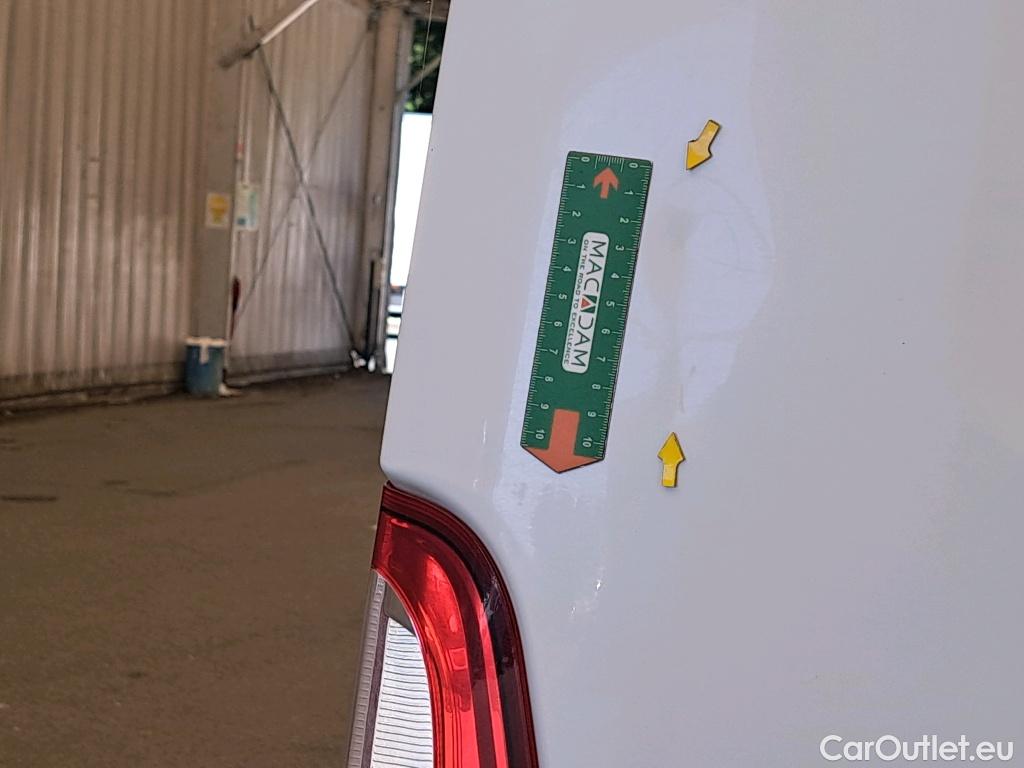 Renault  Master  III Fourgon L2H2 3 5 Grand Confort dCi 135CV BVM6 E6dT #11