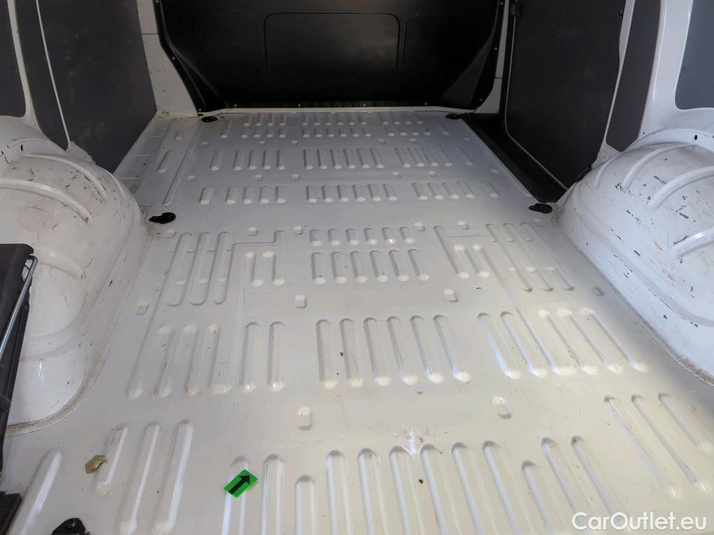  Volkswagen  Transporter KR 2.0 TDI 81KW #24