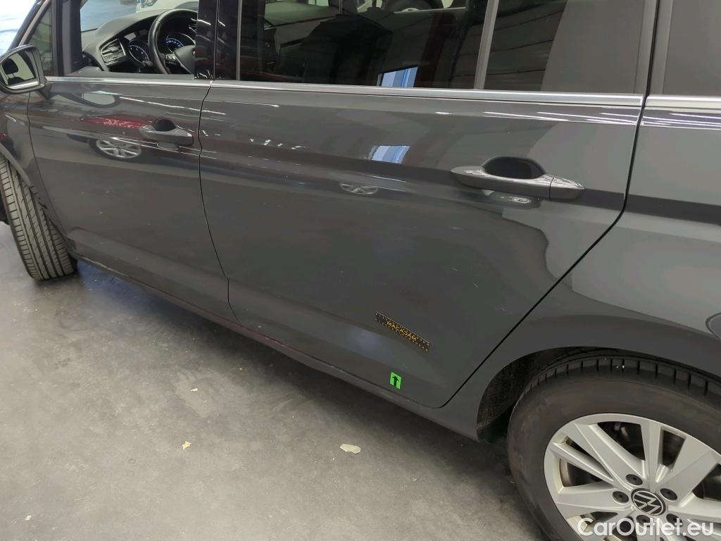  Volkswagen  Touran 1.5 TSI 150CP Highline DSG #19