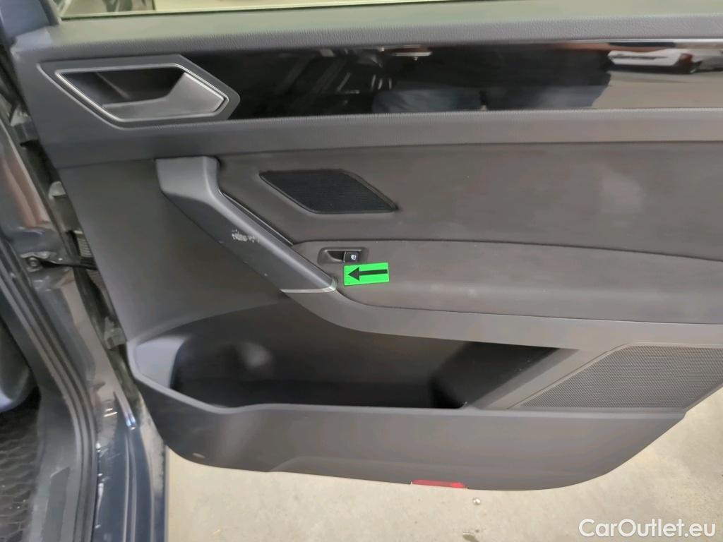  Volkswagen  Touran 1.5 TSI 150CP Highline DSG #35