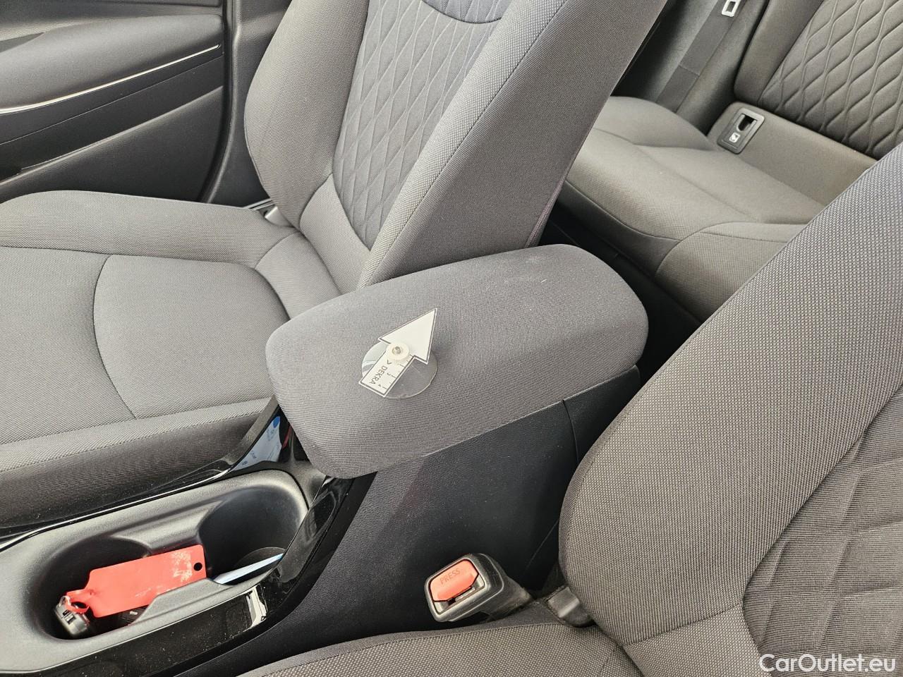  Toyota  Corolla 1.8 Hybrid Business HSD E-CVT #50