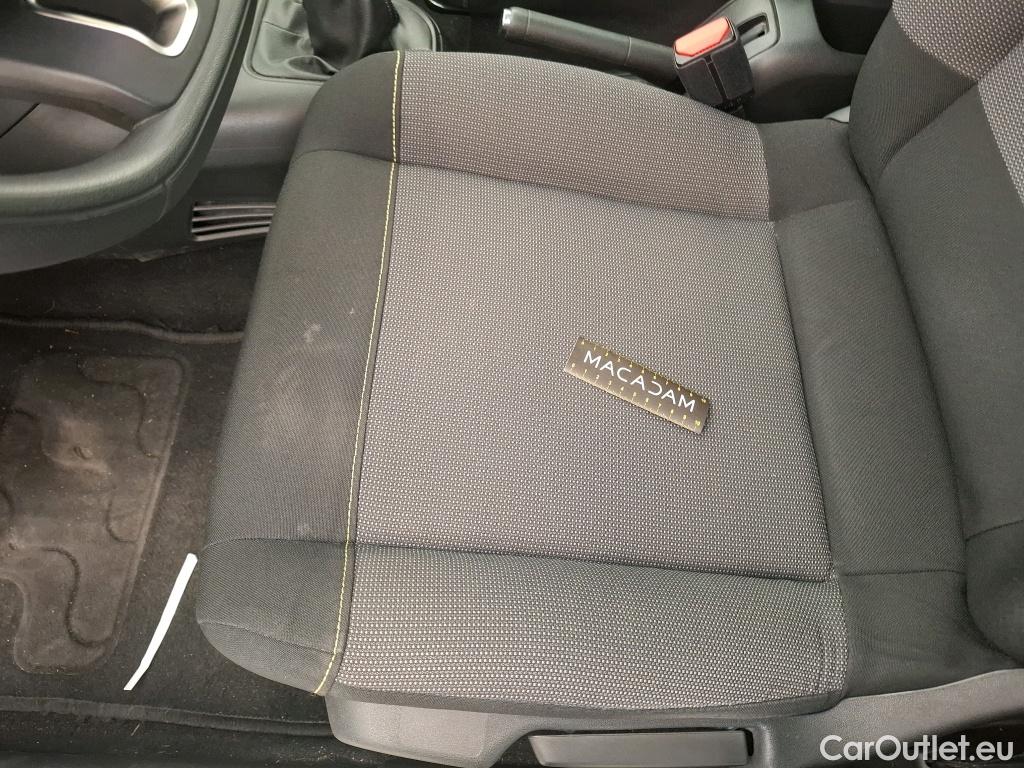  Citroen  C3  Société Feel Nav 1.2 PureTech 80CV BVM5 E6d #34