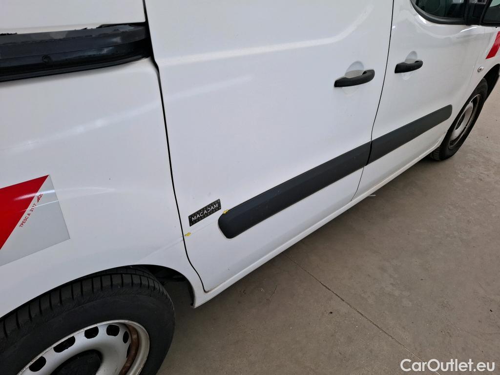  Citroen  Berlingo CITROEN  VU 3p Fourgonnette BlueHDi 100 BVM Club M #25