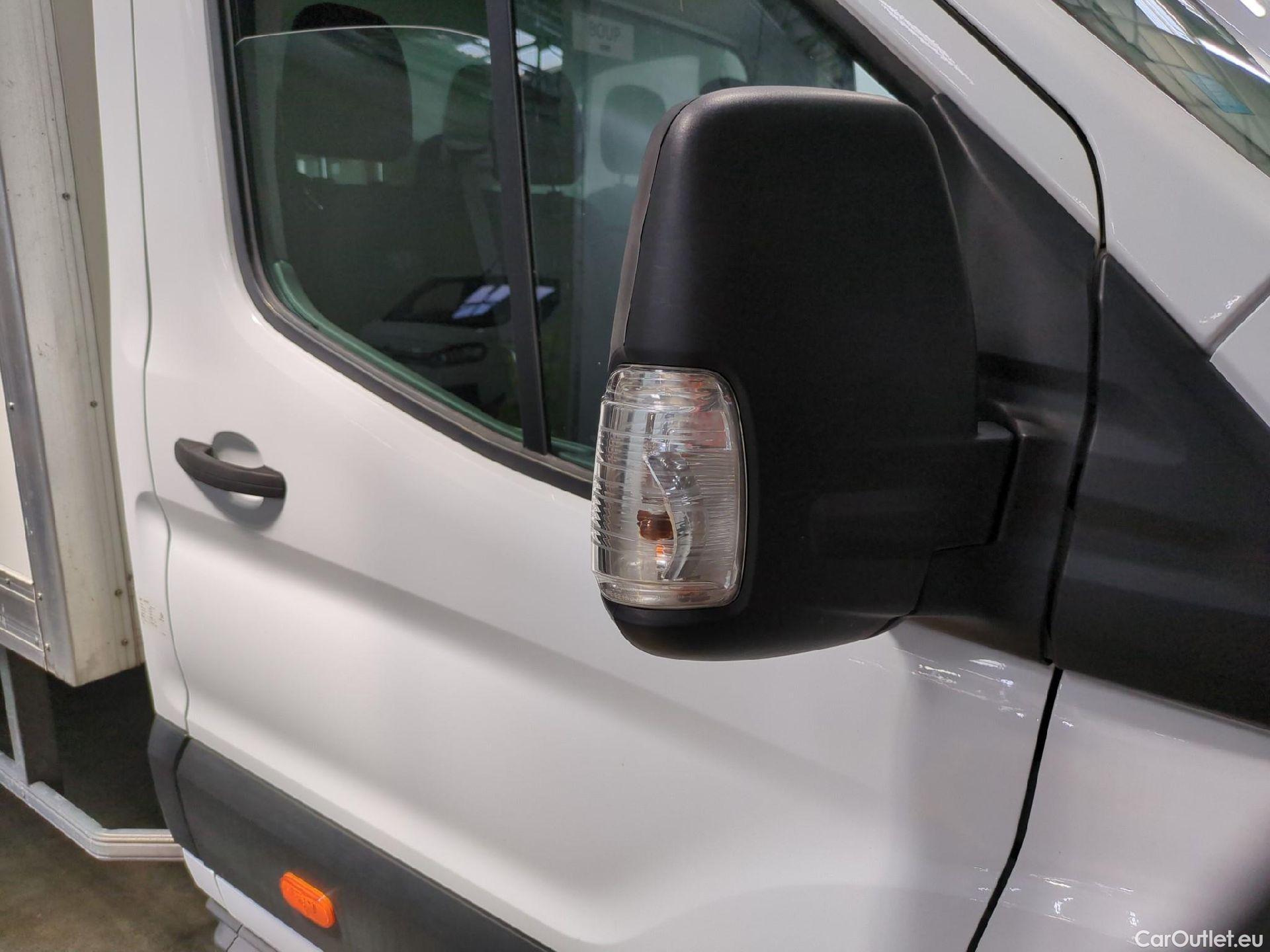  Ford  Transit FORD  / 2019 / 2P / Châssis cabine T 350 L4 TREND B 2.0 ecob 130 HDT #2