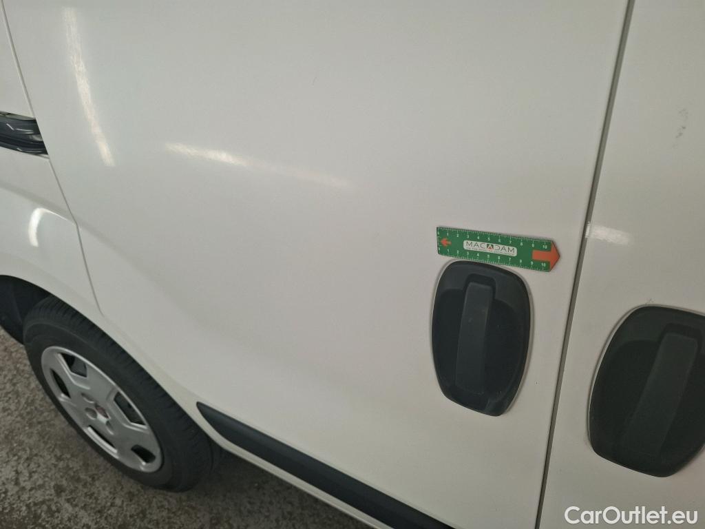  Fiat  Fiorino FIAT  / 2016 / 4P / Fourgonnette 1.3 Multijet 95 Pack Professional Nav #9