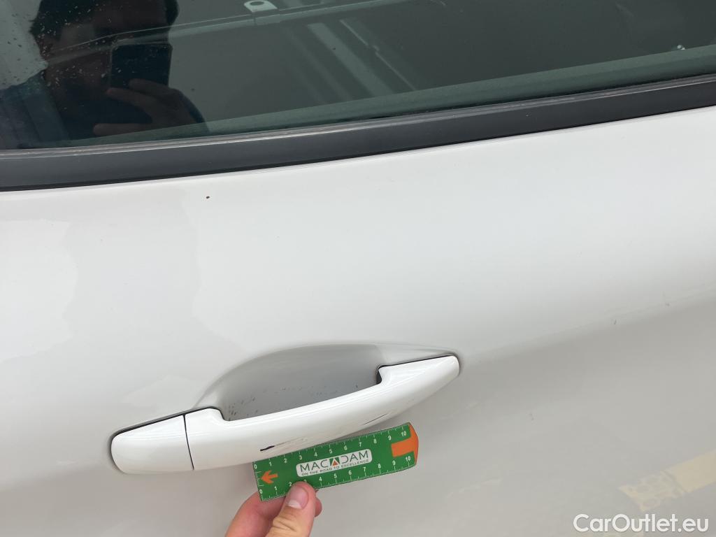  Peugeot  208 PEUGEOT  Affaire / 2015 / 5P / Berline &BlueHDi 100 €6.c S&S PREMIUM #17