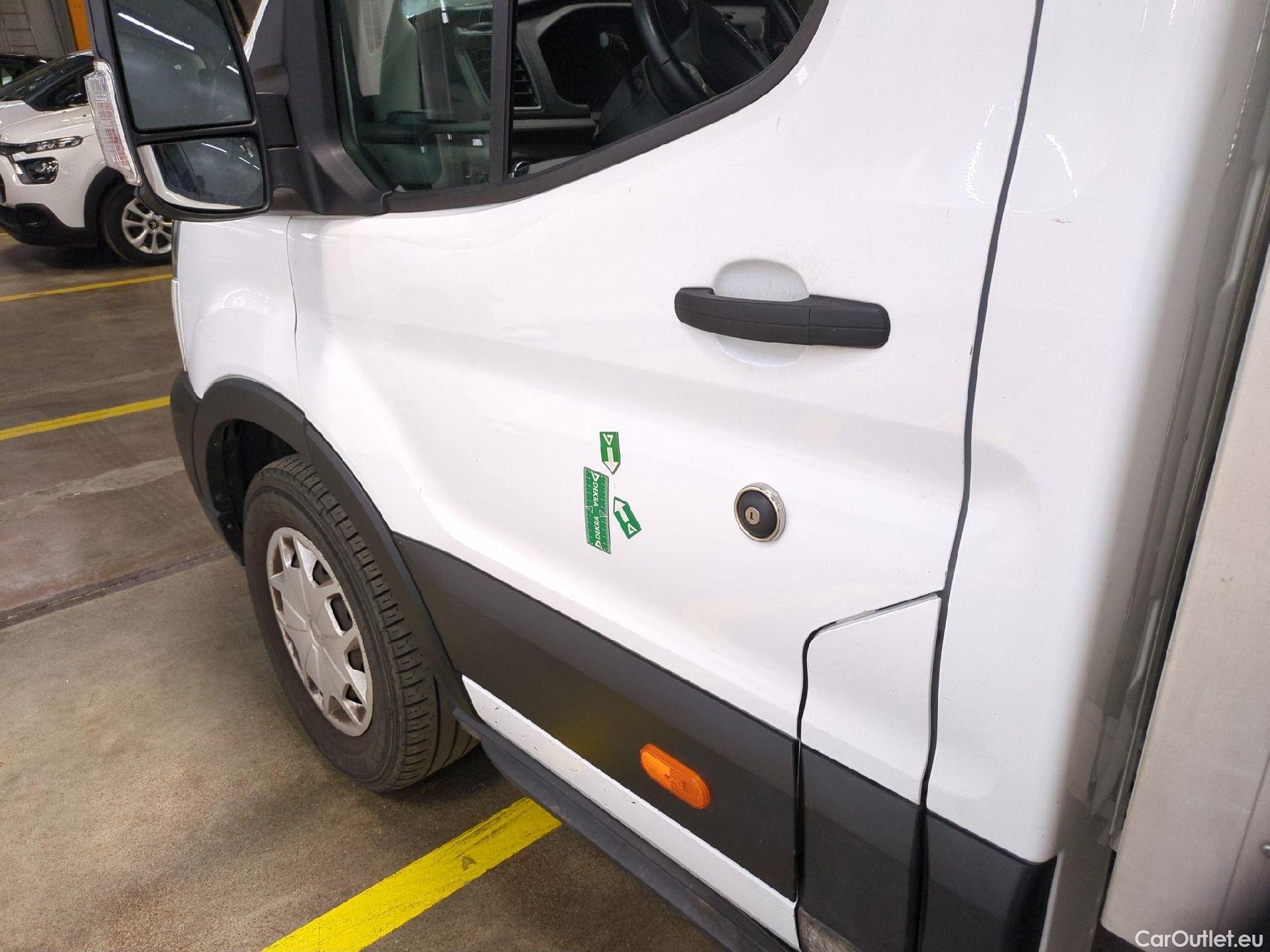  Ford  Transit FORD  / 2019 / 2P / Châssis cabine T 350 L4 TREND B 2.0 ecob 130 HDT #57