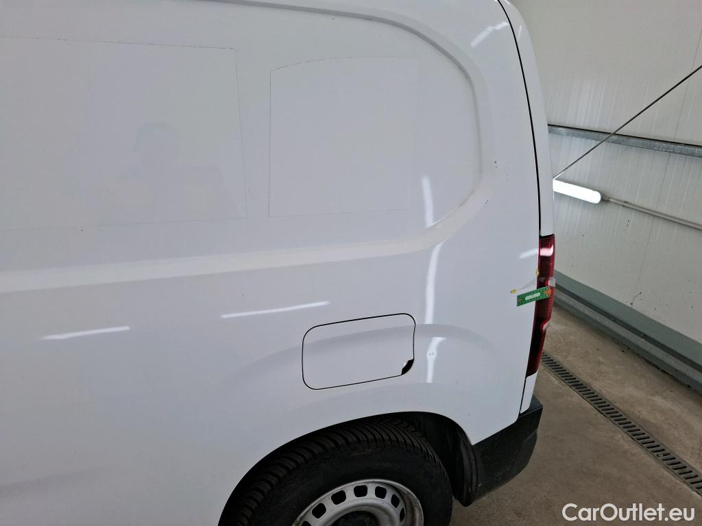  Opel  Combo OPEL  / 2018 / 4P / Fourgonnette 1.5 diesel 100chL1H1/stand CARGO PACK C #25