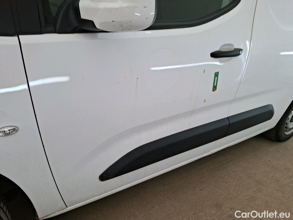  Opel  Combo OPEL  / 2018 / 4P / Fourgonnette 1.5 diesel 100chL1H1/stand CARGO PACK C #9