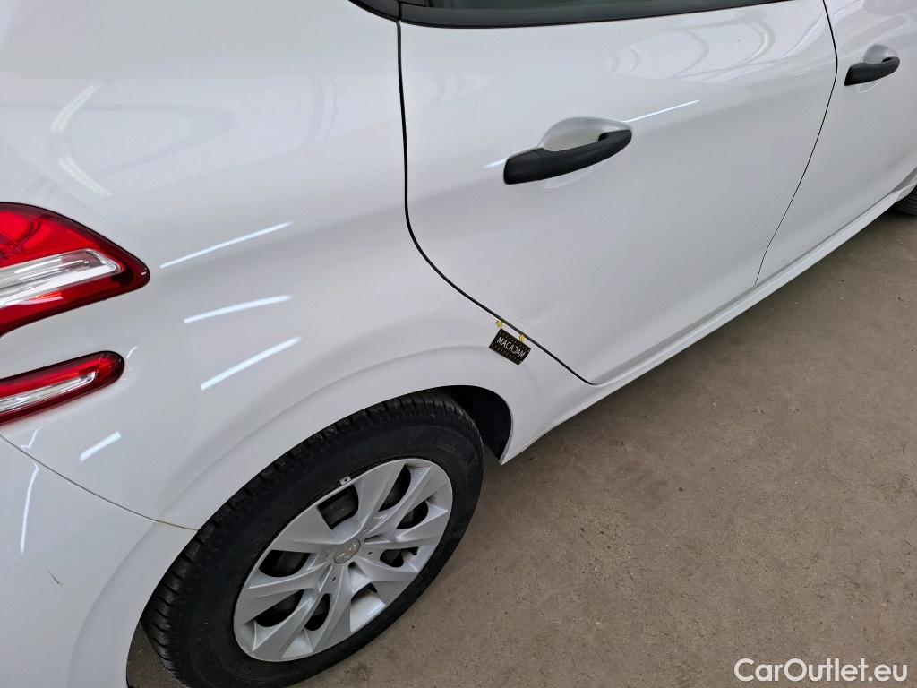  Peugeot  208  Affaire Pack CD Clim 1.4 HDi 70CV BVM5 E5 #1