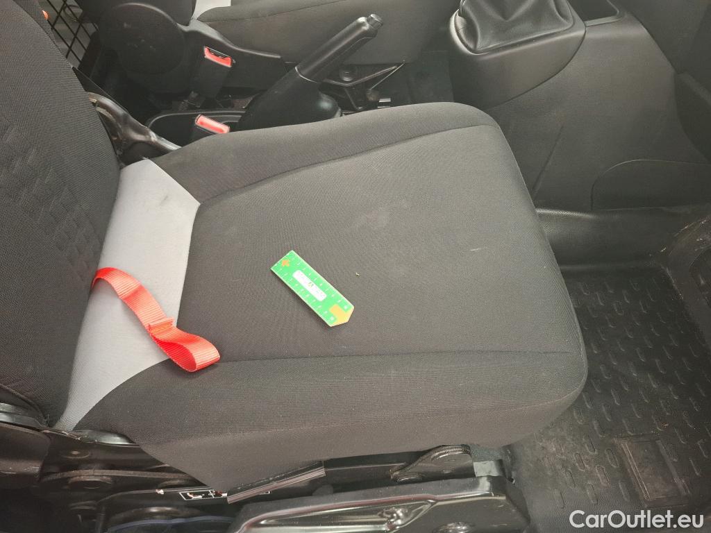  Fiat  Fiorino FIAT  / 2016 / 4P / Fourgonnette 1.3 Multijet 95 Pack Professional Nav #5