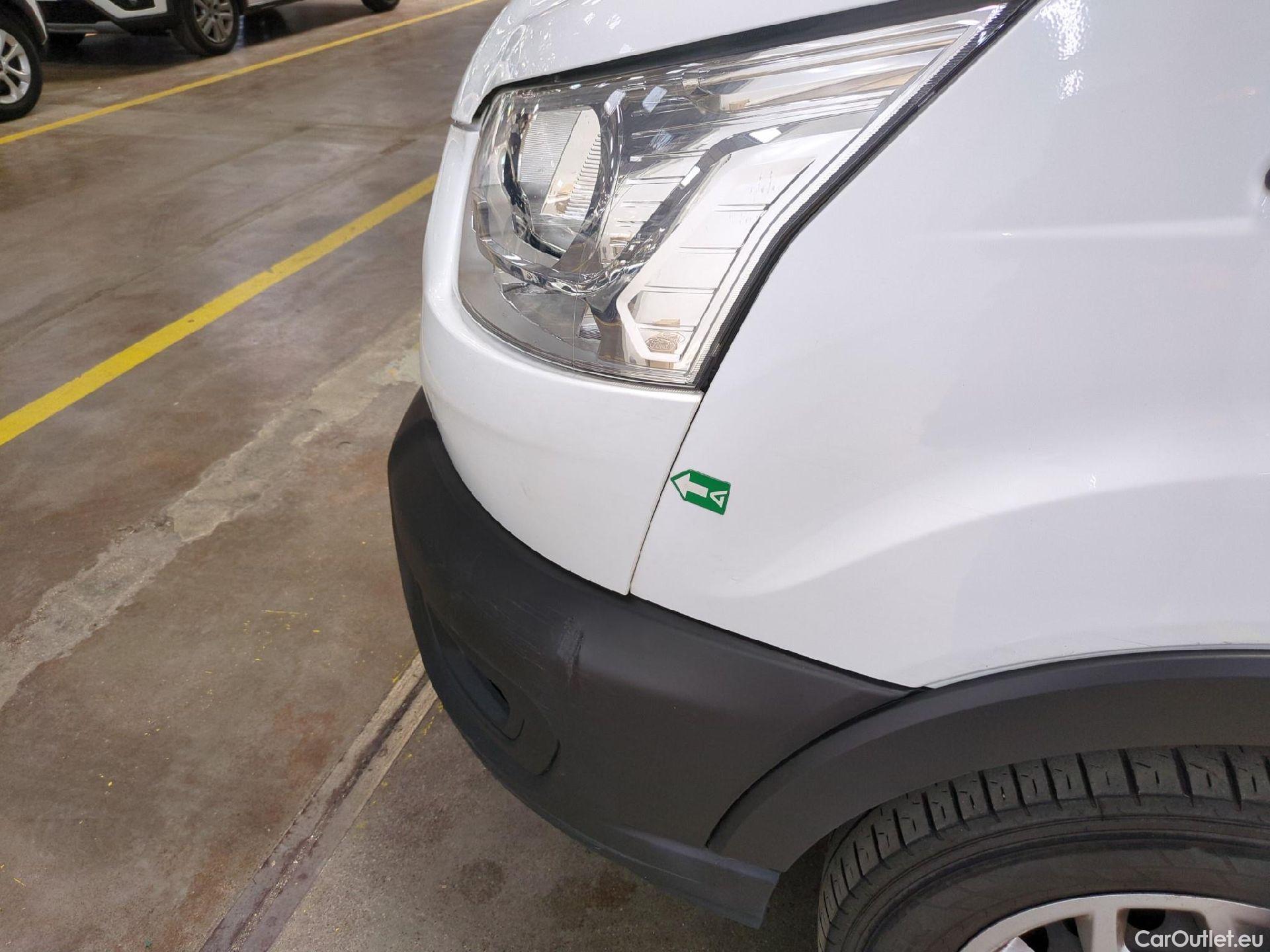  Ford  Transit FORD  / 2019 / 2P / Châssis cabine T 350 L4 TREND B 2.0 ecob 130 HDT #11