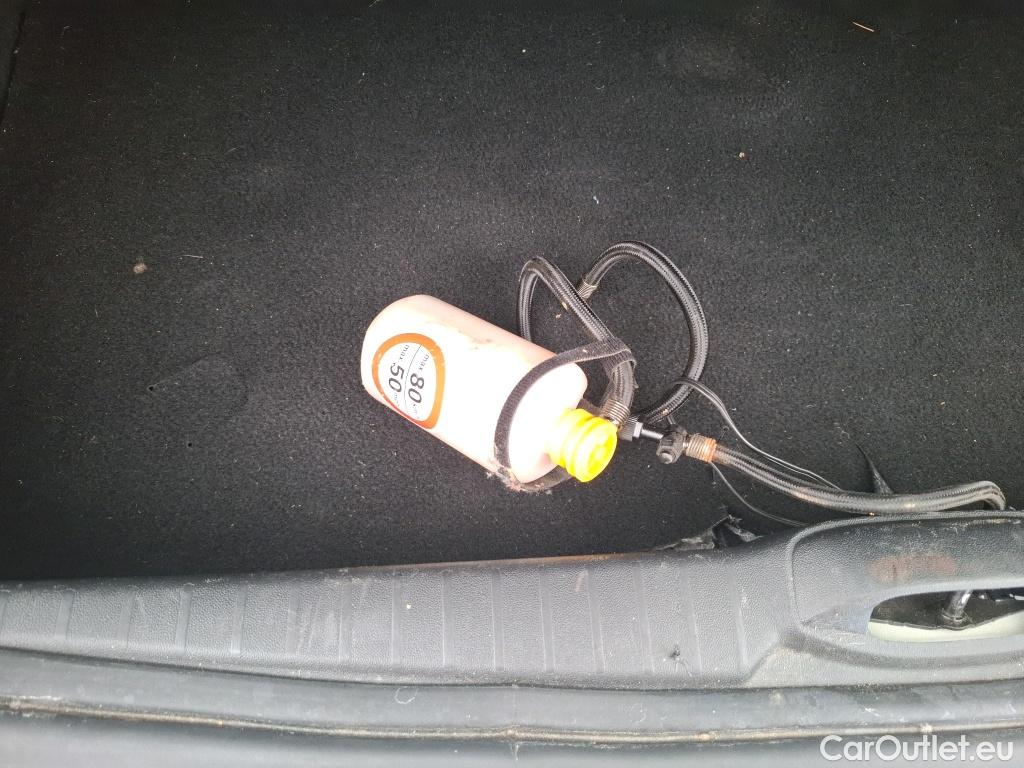 Peugeot  208  Affaire Pack CD Clim 1.4 HDi 70CV BVM5 E5 #29