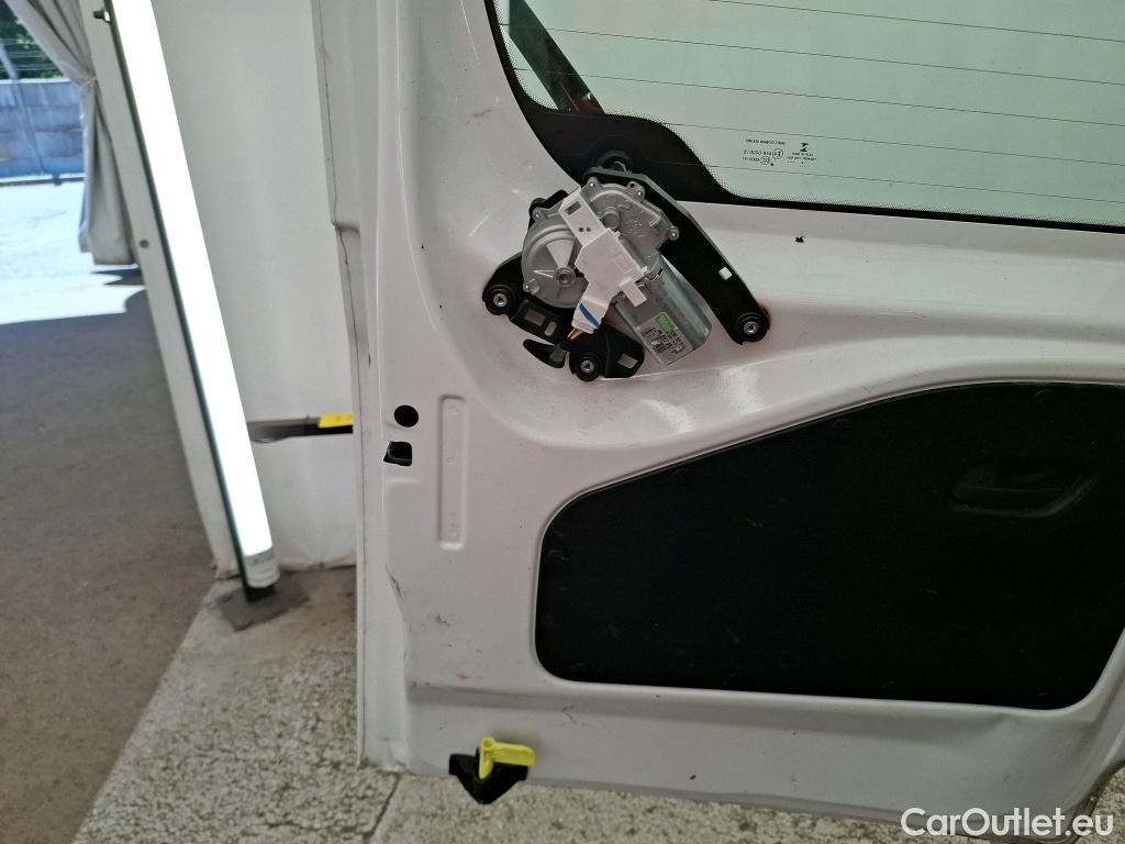  Peugeot  Partner PEUGEOT  / 2018 / 5P / Fourgonnette BLUEHDI 130 S&S LONG Cabine App #13