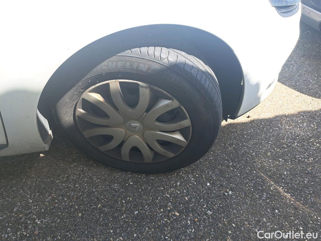  Renault  Clio  IV Air MediaNav 1.5 dCi 75CV BVM5 E6 #13