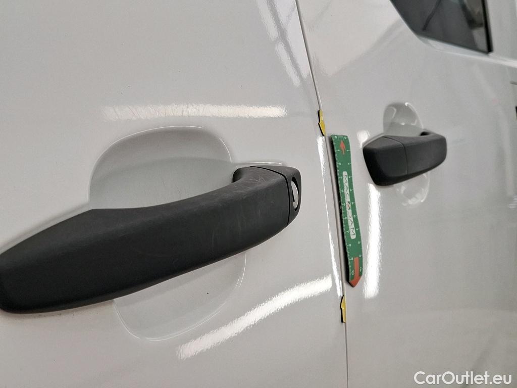  Peugeot  Partner PEUGEOT  / 2018 / 5P / Fourgonnette BLUEHDI 130 S&S LONG Cabine App #7