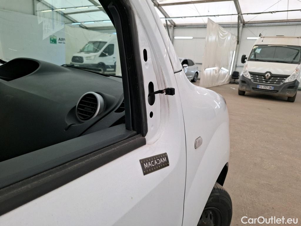  Renault  Kangoo RENAULT  Express / 2013 / 4P / Fourgonnette Grand Confort dCi 90 #23