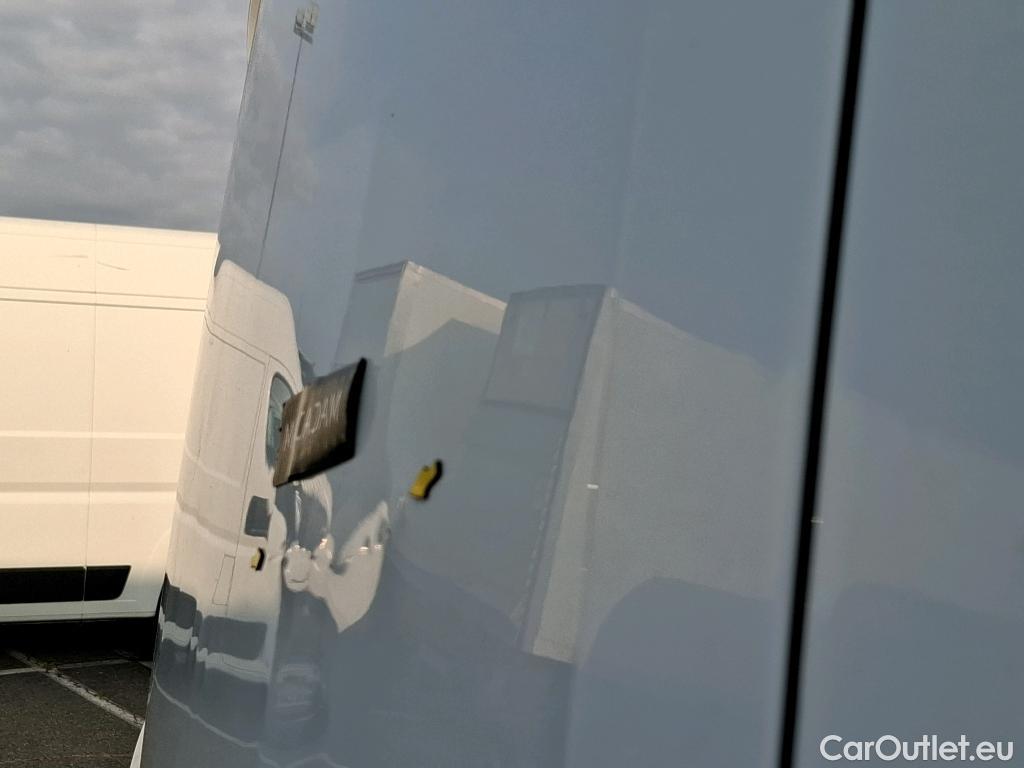  Renault  Master RENAULT  VU 4p Fourgon FG GCf Trac F3500 L2H2 Energy dCi 145 E6 #19