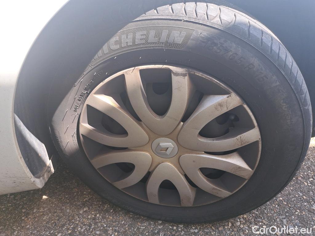  Renault  Clio  IV Air MediaNav 1.5 dCi 75CV BVM5 E6 #14