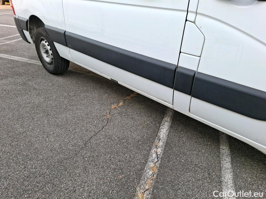  Renault  Master RENAULT  VU 4p Fourgon FG GCf Trac F3500 L2H2 Energy dCi 145 E6 #28
