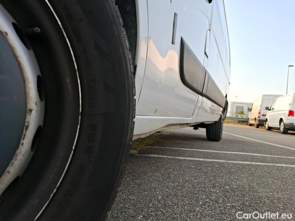  Renault  Master RENAULT  VU 4p Fourgon FG GCf Trac F3500 L2H2 Energy dCi 145 E6 #24