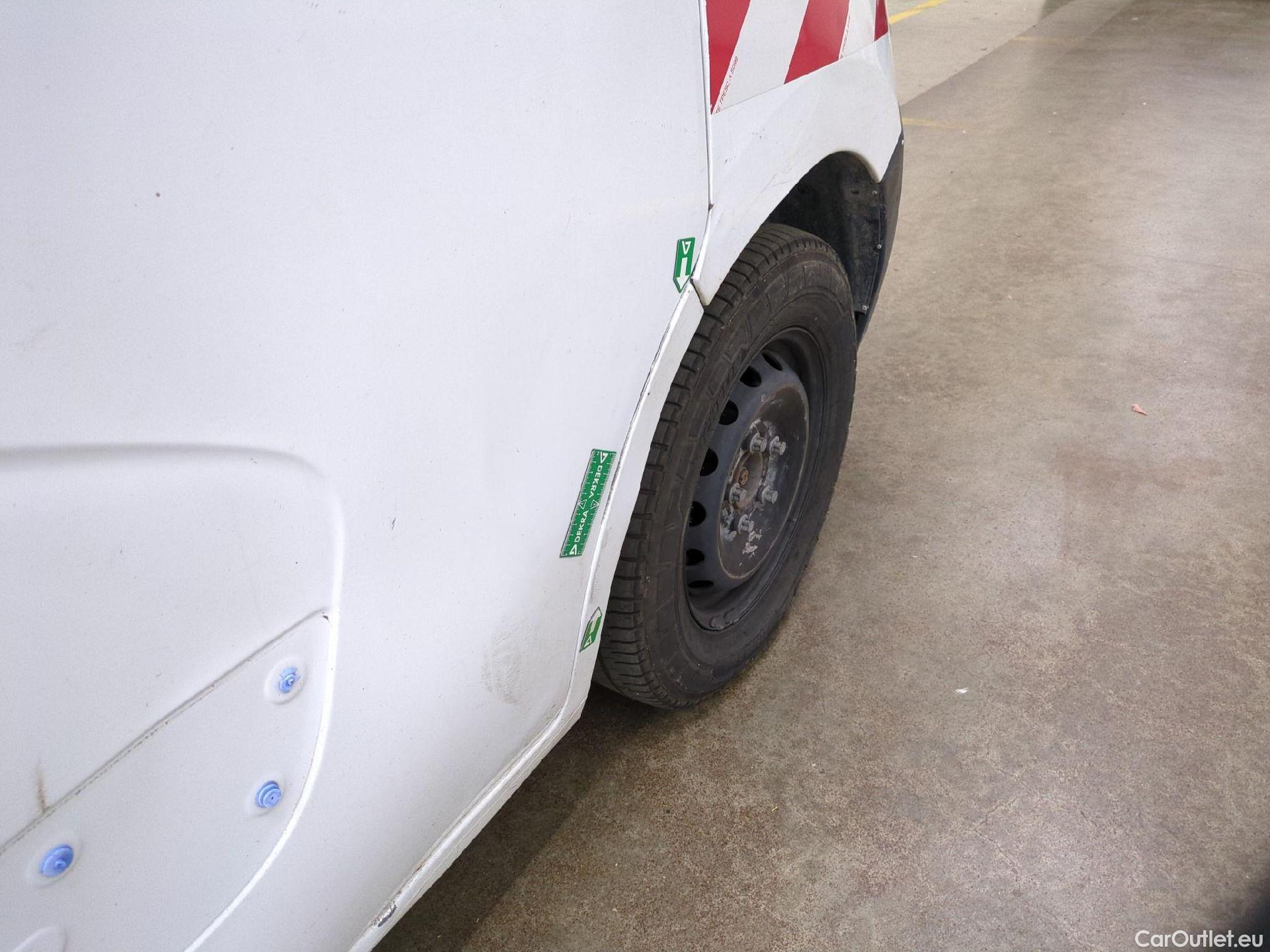  Renault  Master  Fourgon L2H2 3 5 Grand Confort dCi 130CV BVM6 E6 #128
